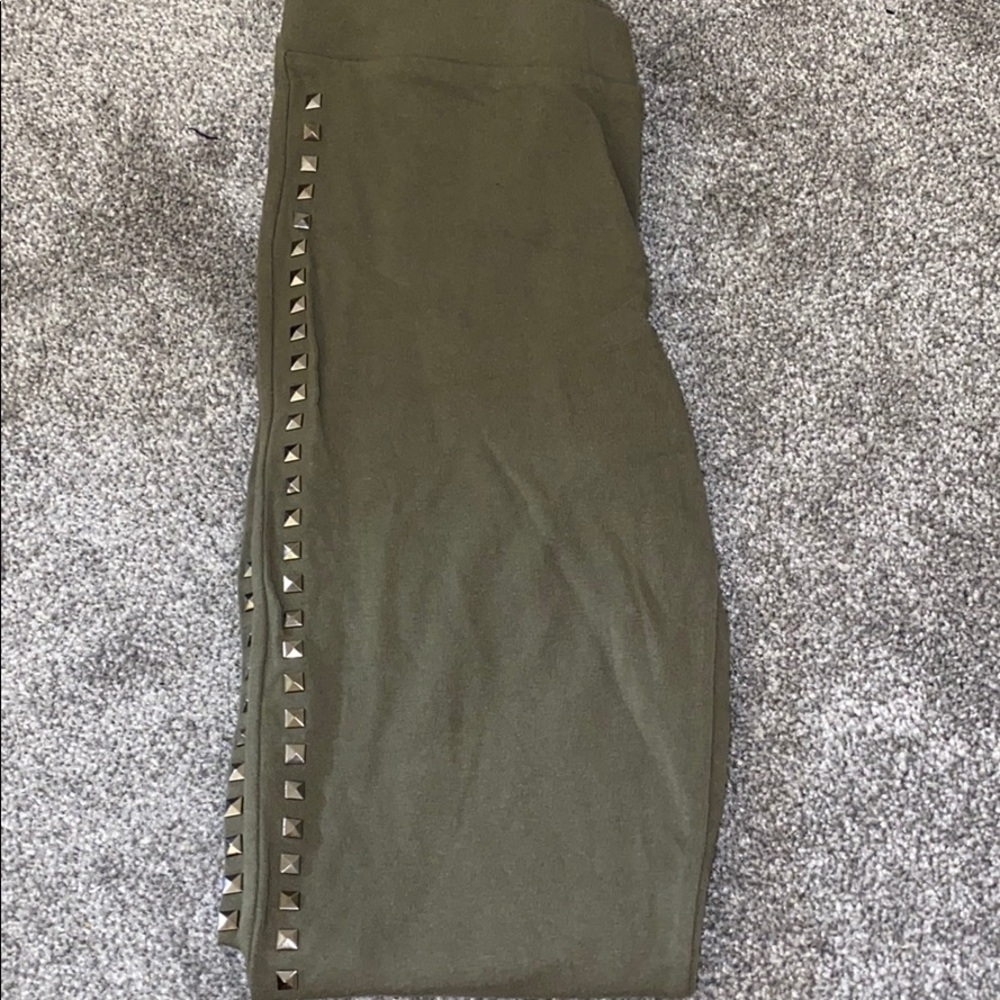 EXPRESS - ARMY GREEN LEGGINGS!
